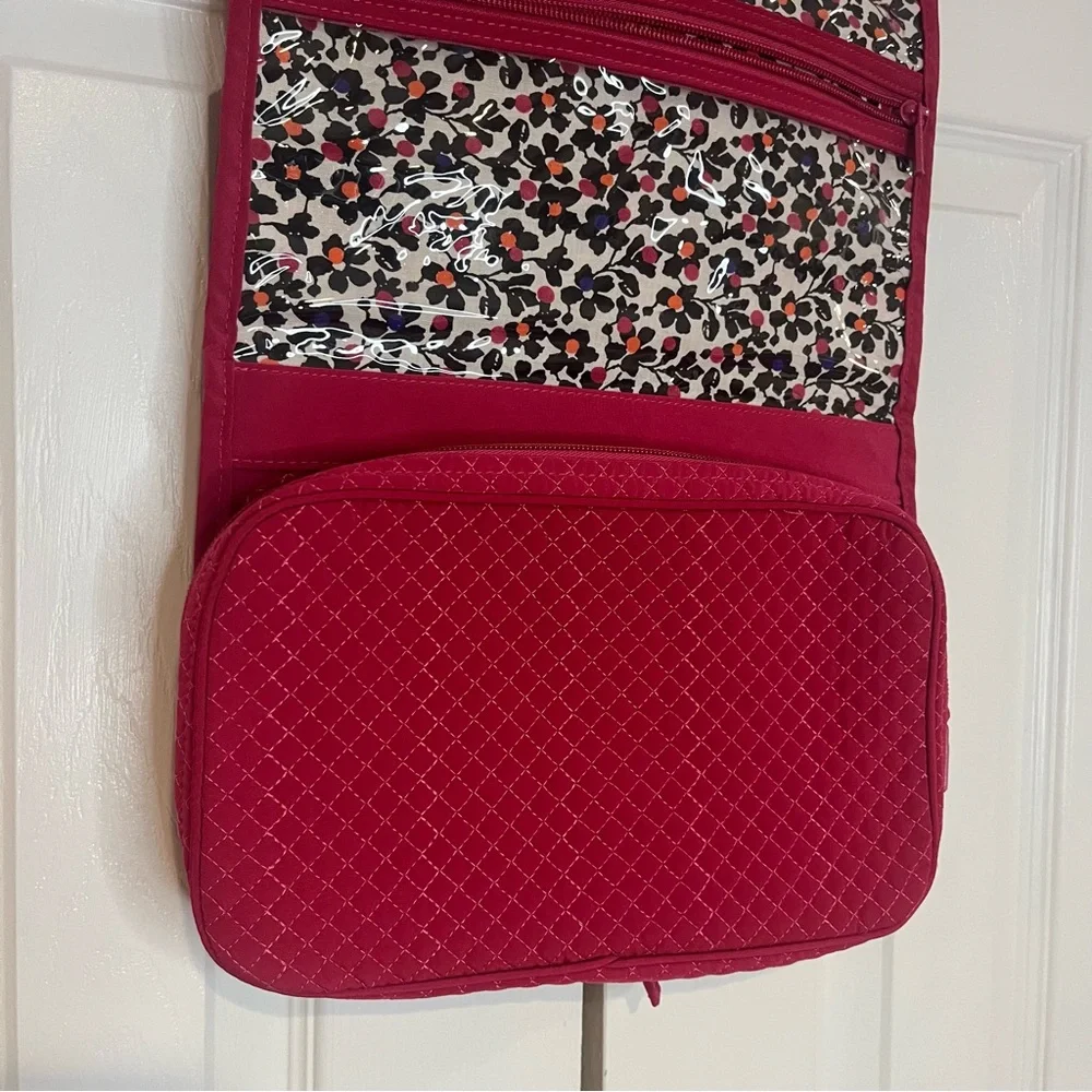 Vera Bradley, Maggenta travel case Quilted Women's Bag EUC